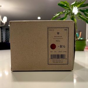 BNIB Berry Rothy's Points Size 8.5